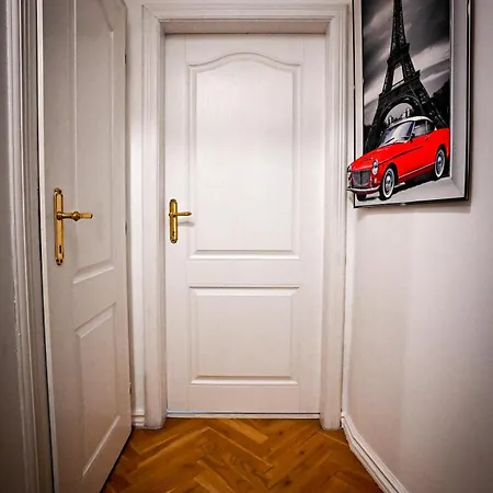 Abc 公寓 *
